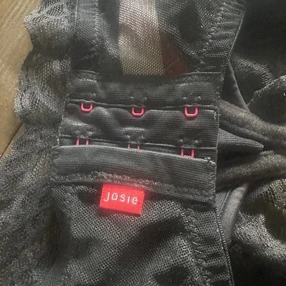 Black Lace Josie Natori Bra with lace trim underside 32D/DD - Picture 5 of 7